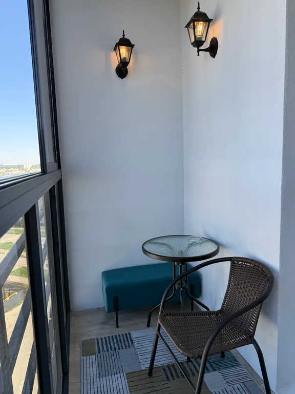 Дизайнерская квартира с панорамными окнами