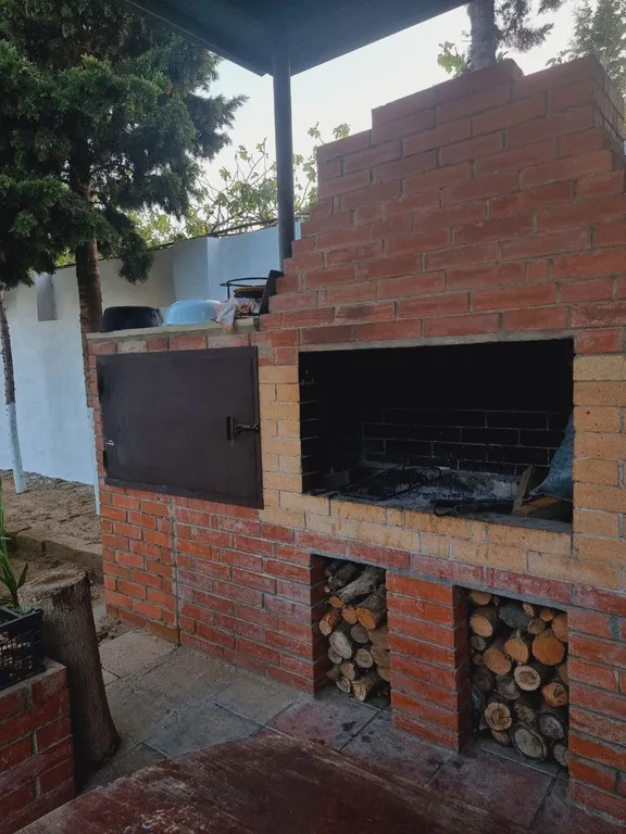 Вилла с бассейном в 10 минутах от моря