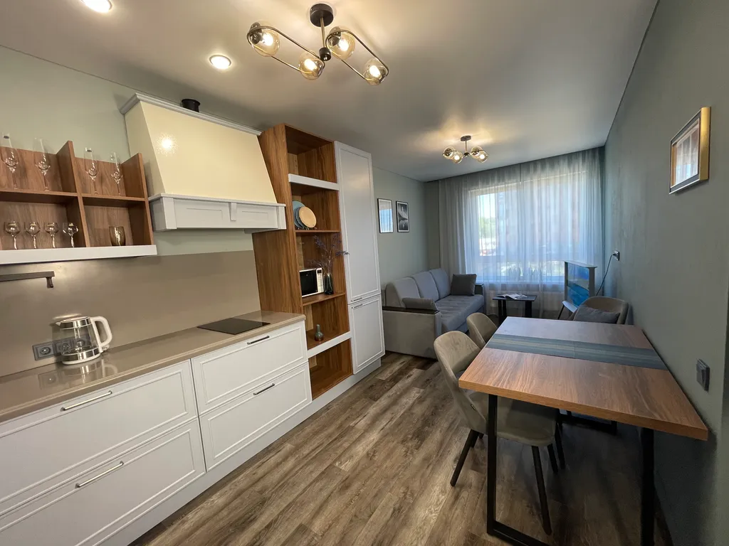 Роскошная уютная квартира с огромными окнами в тихий двор