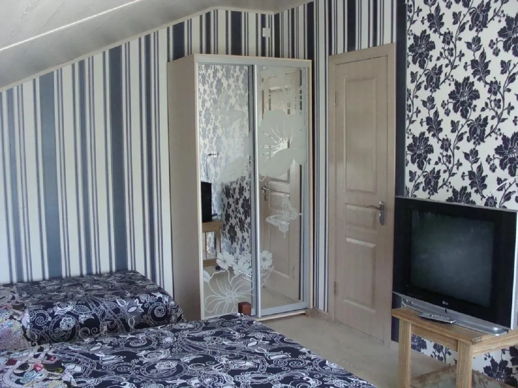 Частный дом (сдается только 2-й этаж)