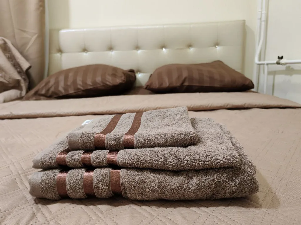 Светлая квартира с большими окнами и высокими потолками