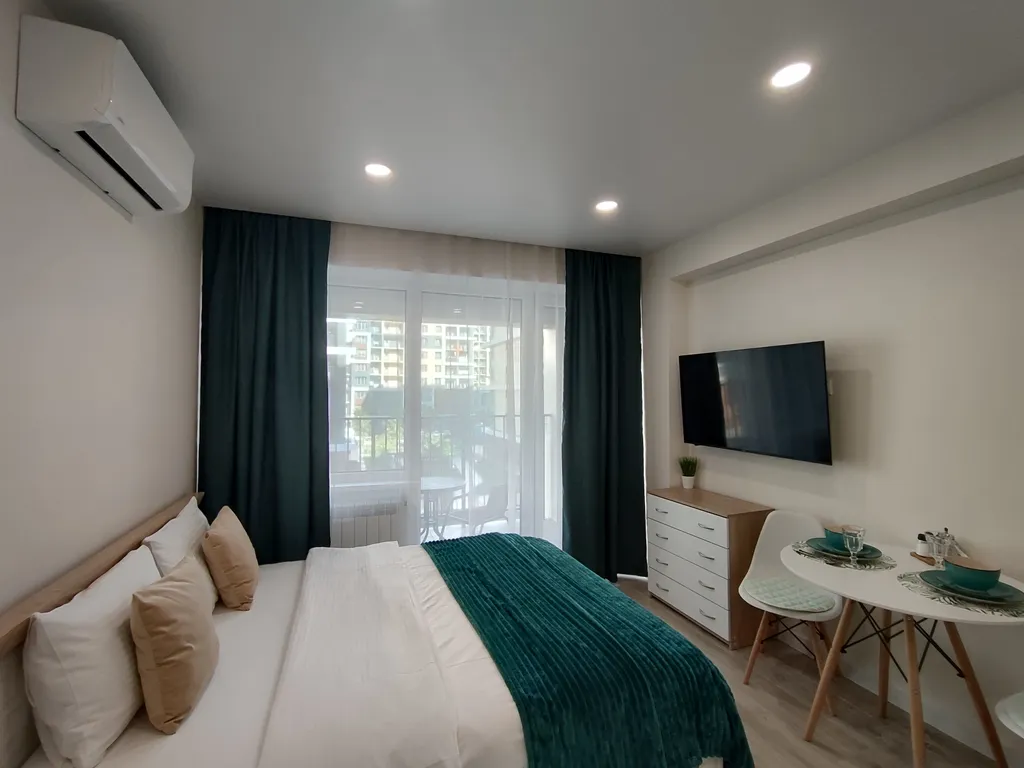 На берегу моря уютная новая студия