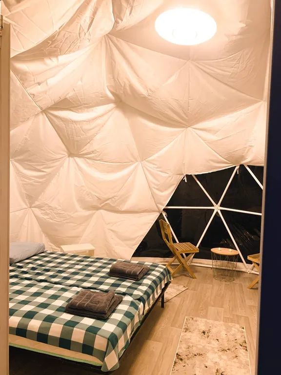 Уютный купол на острове Кунашир