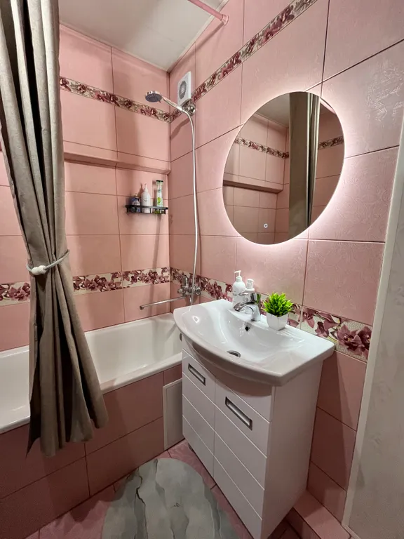 Квартира Уютная квартира в районе жд вокзала — Симферополь