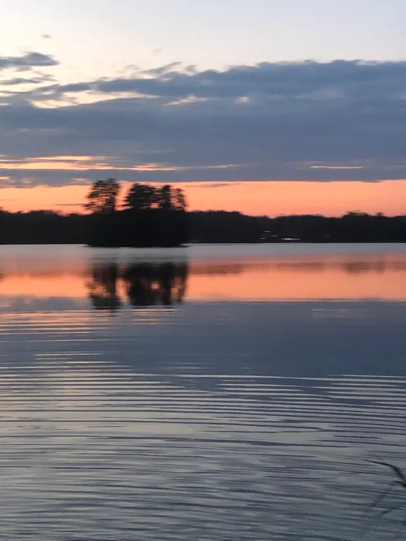 Дом на воде на озера Таир
