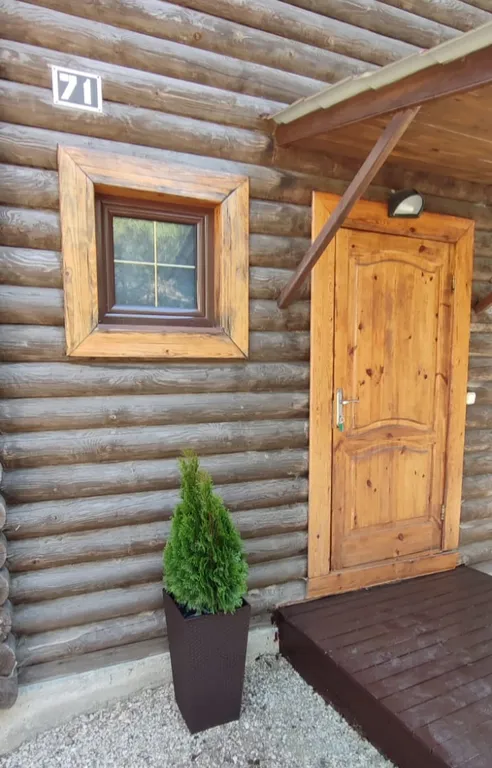 Сруб у моря