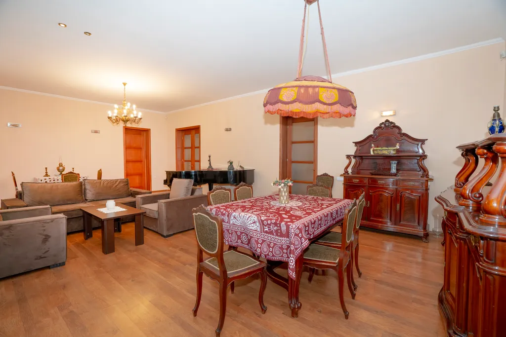 Apartment at 12 Baratashvili street