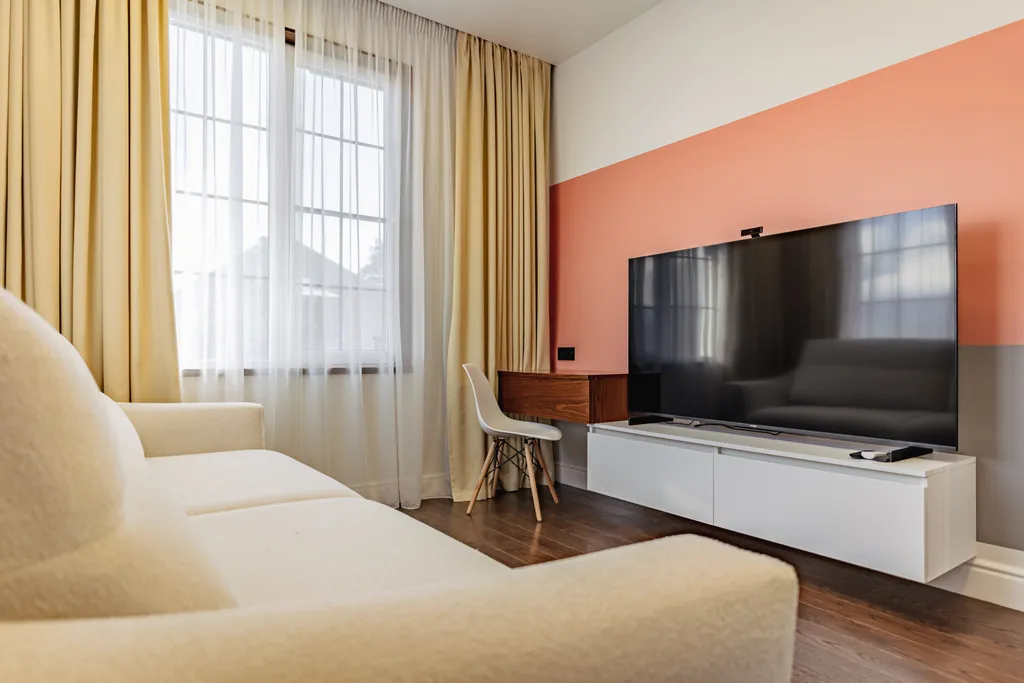 Дом с видом на море, горы, и теплым бассейном