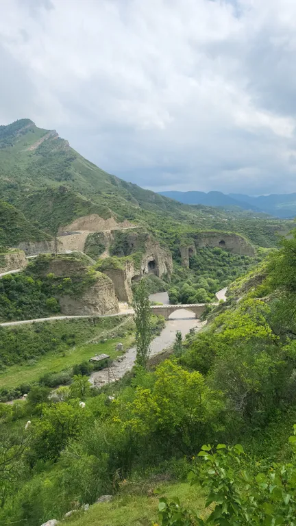 Солнечный коттедж у реки Кара-Койсу