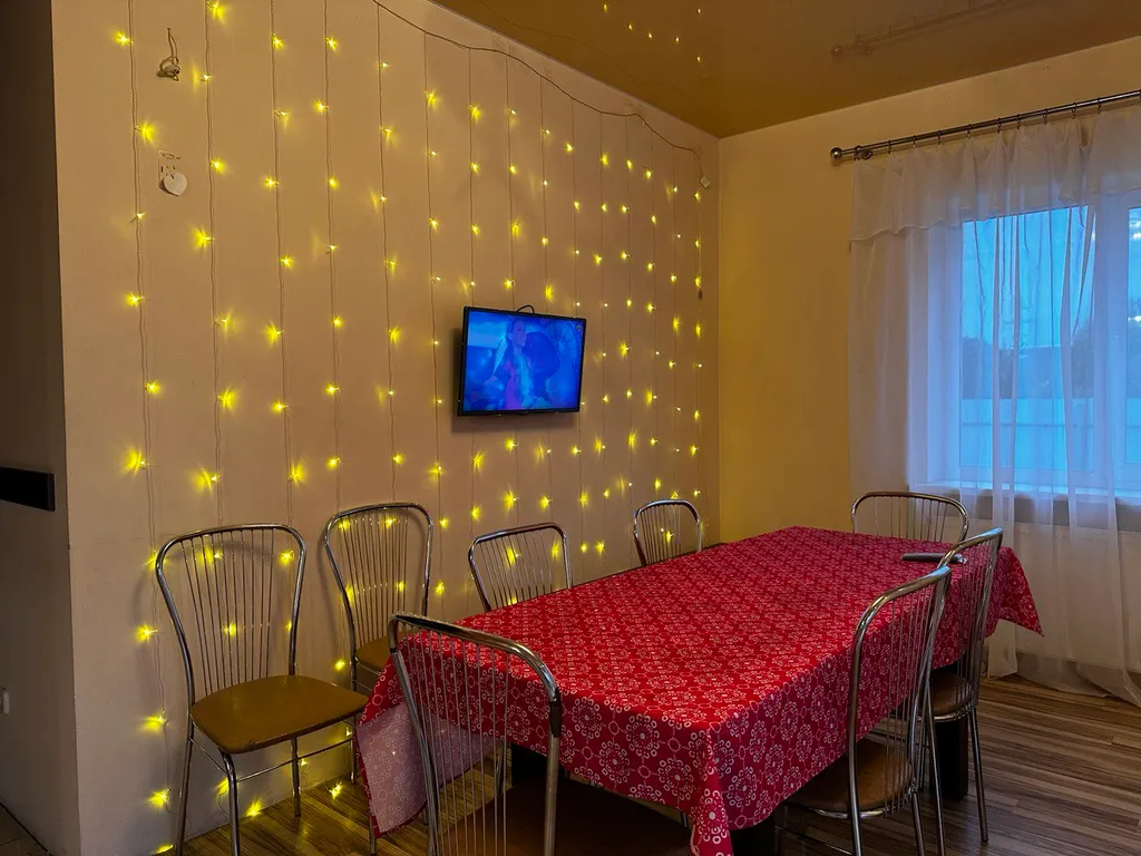 Коттедж 2 этажа в уединенном месте Бреста с парковкой во дворе