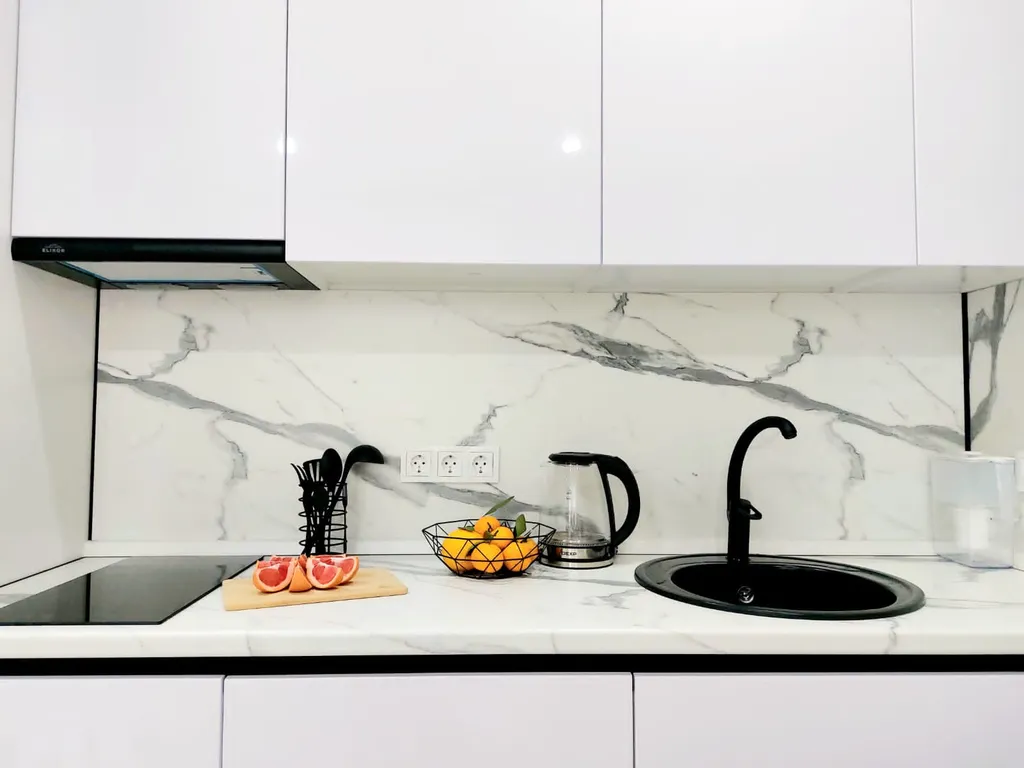 Светлая студия близко к центру