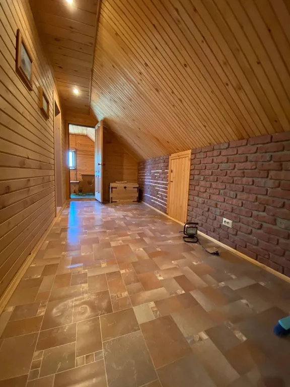 Мансардный этаж частного дома с видами на монастырь и море