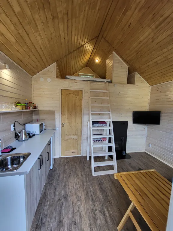 Домик с банькой у реки N4