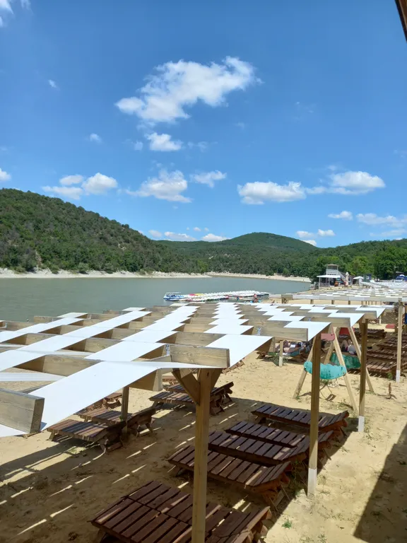 Отдых в уютном, уединенном домике на 6 сотках.