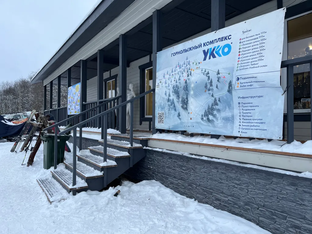 Домик в Карелии на берегу озера