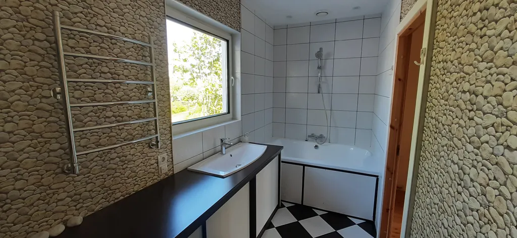 Загородный дом в черте города с русской баней