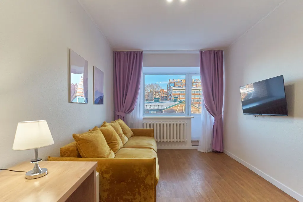 Новый современный апартамент у городского сада