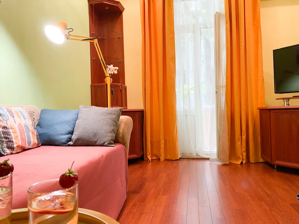 Квартира Квартира Счастье жить в центре Севастополя в яркой квартире с видом на Артбухту — Севастополь