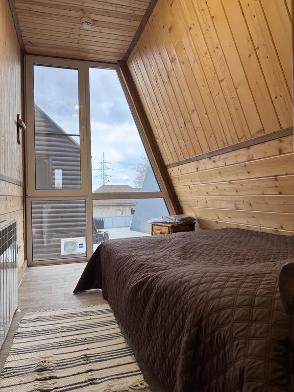 Большой дом с верандой