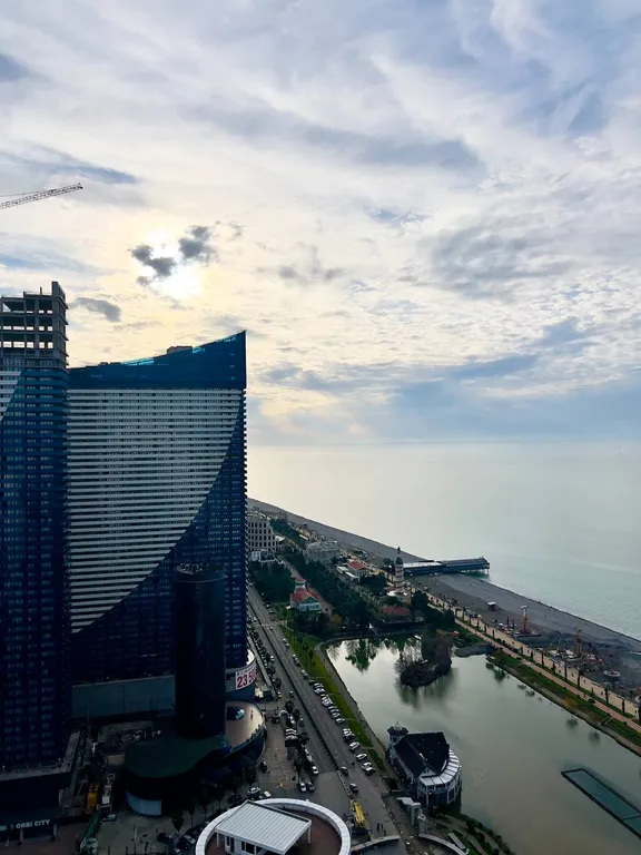 Alliance Palace, вид на закат, море и поющие фонтаны