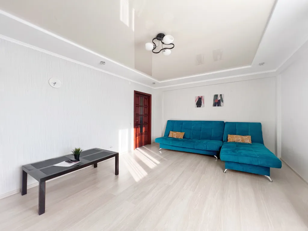 Большая двухкомнатная квартира в новом доме с охраняемой парковкой