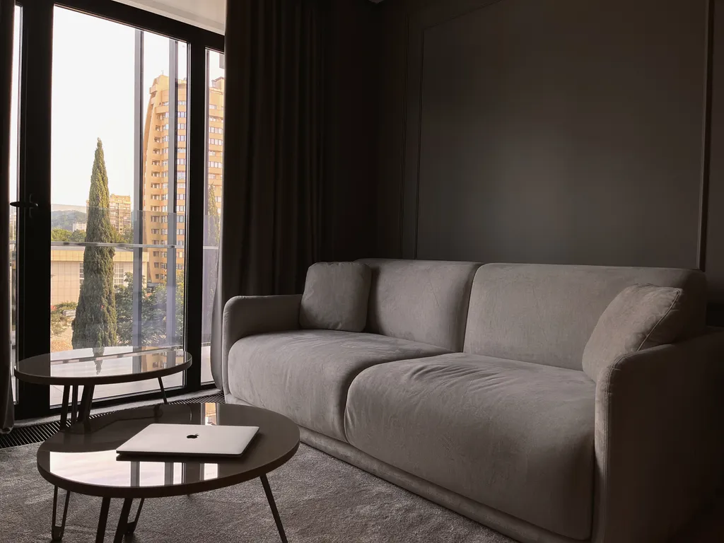 Апартамент с кухней с круглогодичным бассейном и тренажерным залом