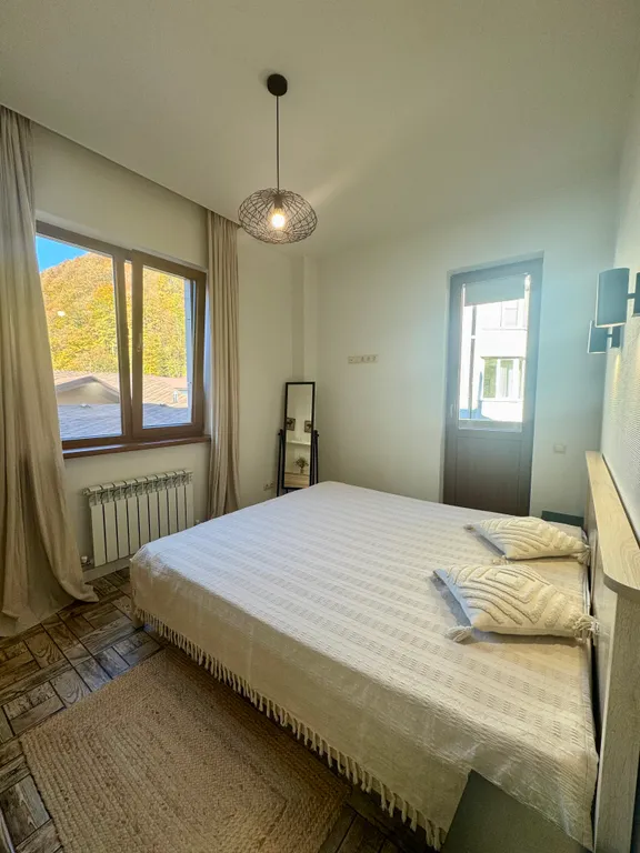 Просторные апартаменты с 2 спальнями в центре