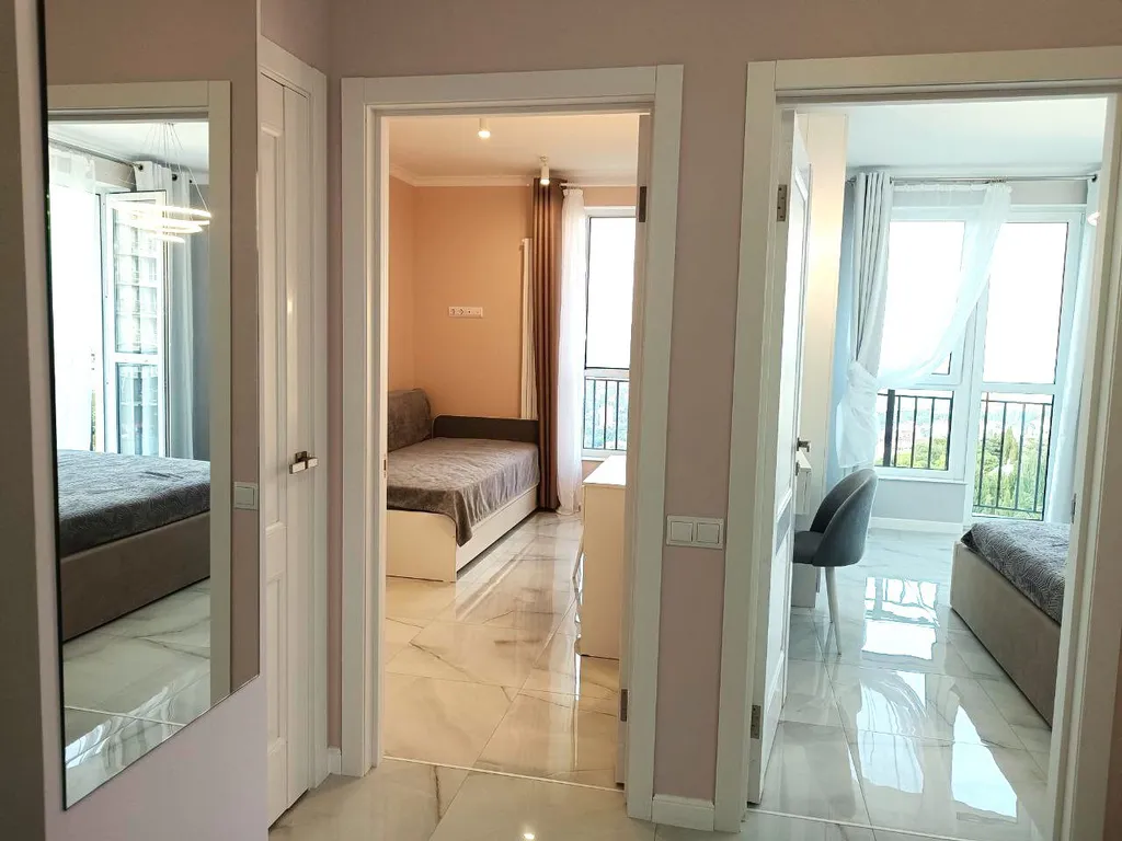 Двухкомнатная квартира с панорамным видом "Очарование Ялты"