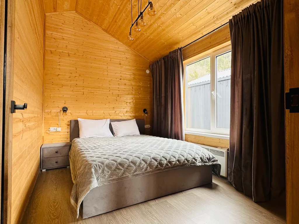 Коттедж Барнхаус с видом на горы и реку — Архыз