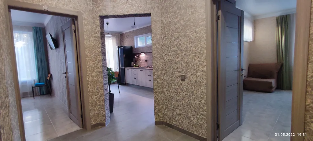 Большой дом с 5 изолированными комнатами в центре