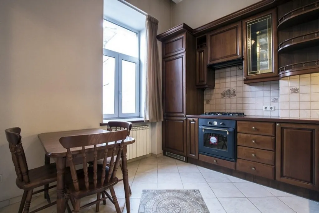 Avrora 3br apartment