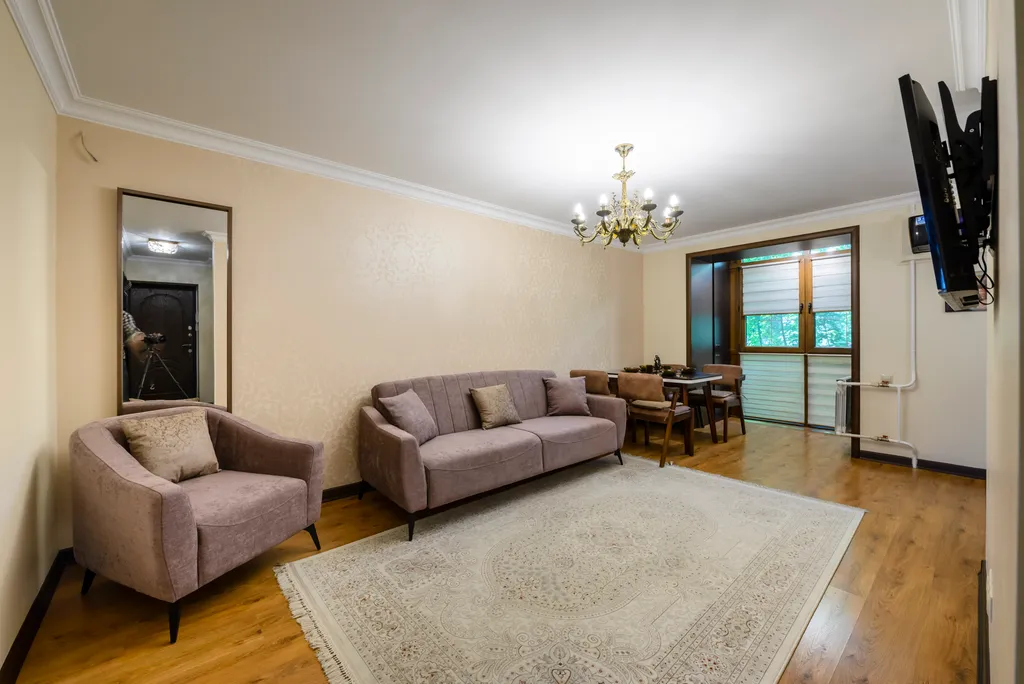 Квартира Просторный апартамент в самом центре у пешеходной улицы — Алматы