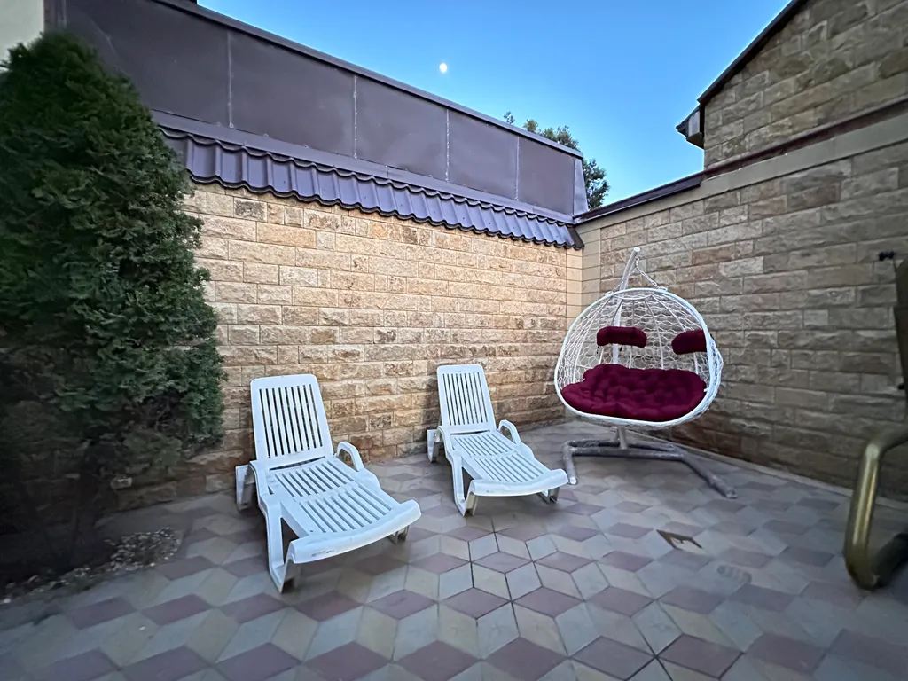 Большой 3х-этаж. дом на берегу моря