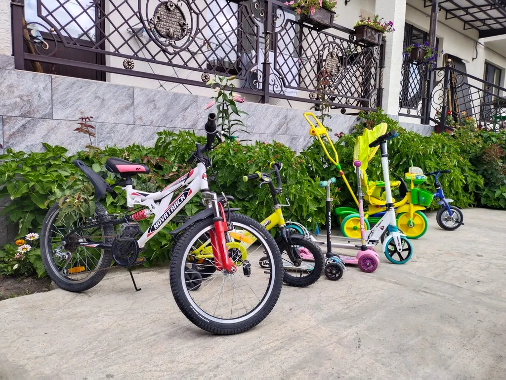 Квартира Большая и современная квартира с балконом — Цемдолина