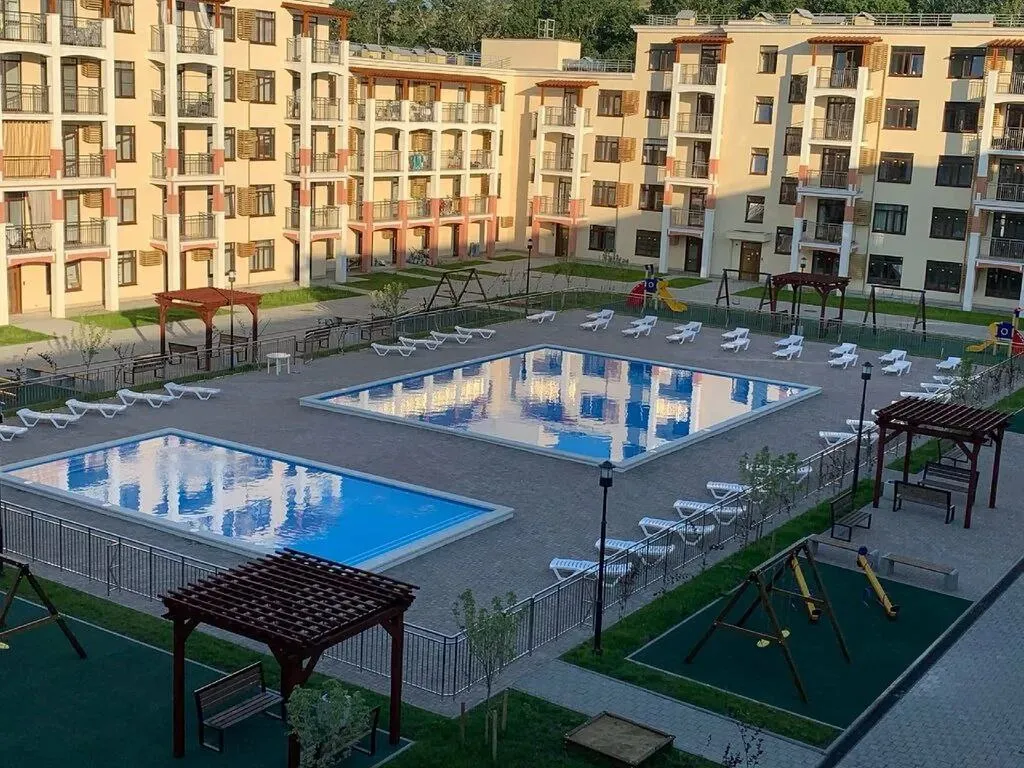 Уютная квартира в ЖК Holiday house возле озера и кипарисов