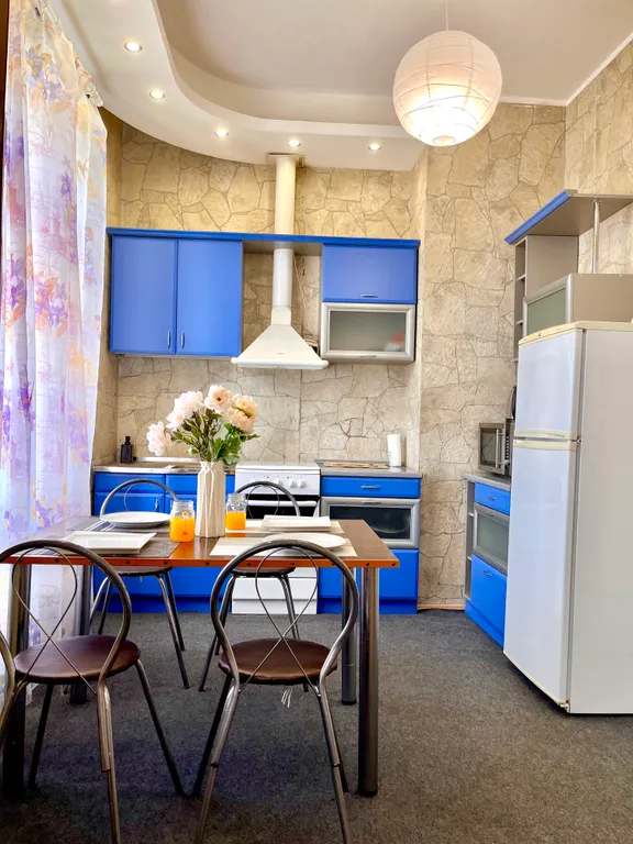 Большая трехкомнатная квартира — аренда посуточно в Нижний Тагил