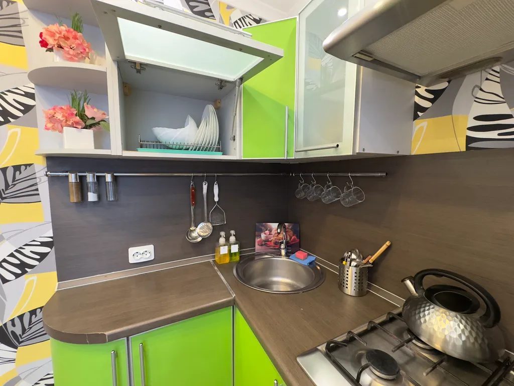 Люксовая двухкомнатная с авторским освещением