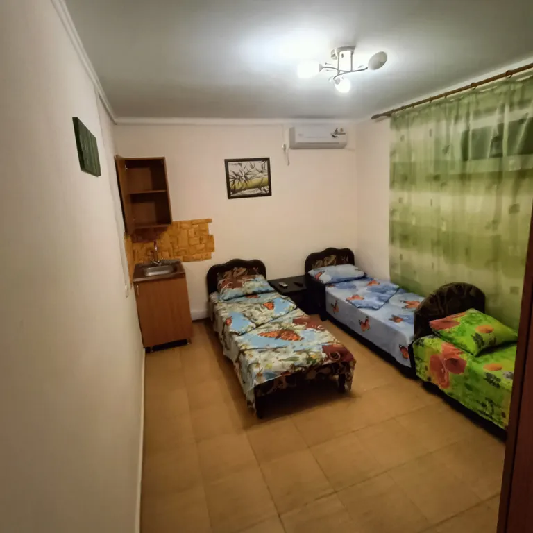 Трехместный номер эконом класса