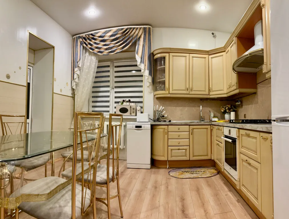 Дом с бассейном