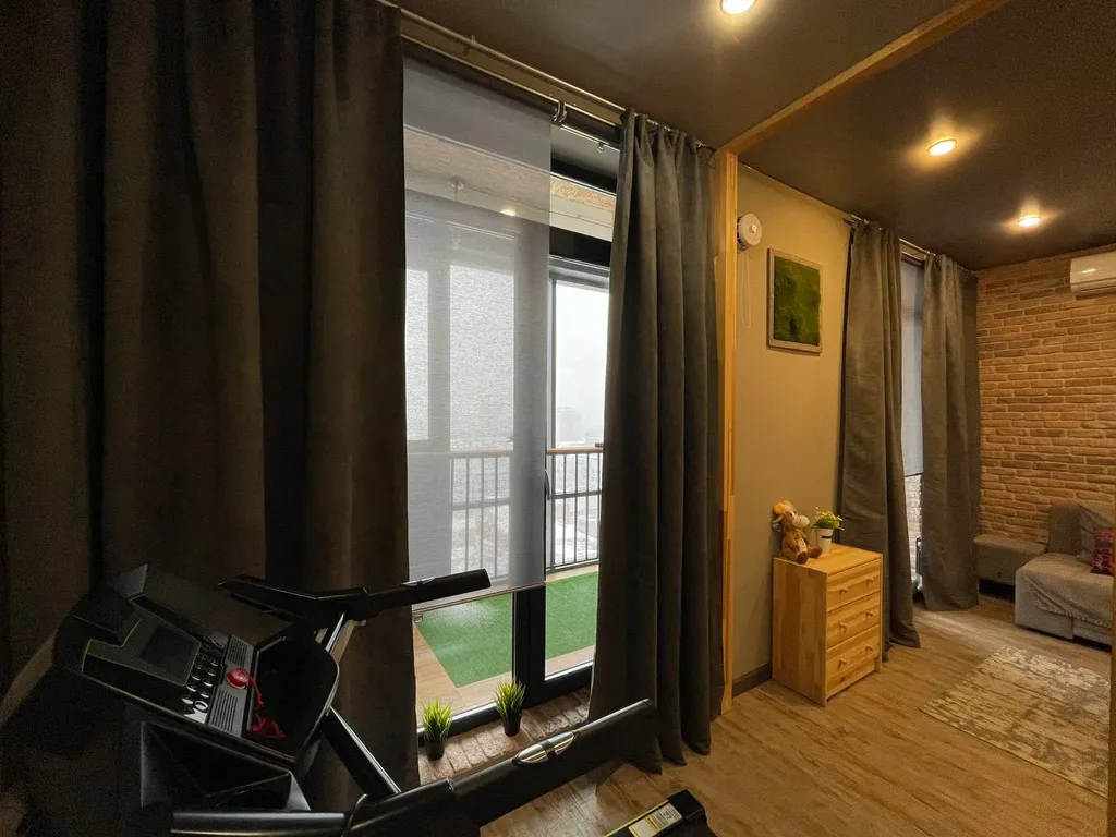 Квартира в люкс доме с парковкой в 10 минутах пешком от площади Ленина