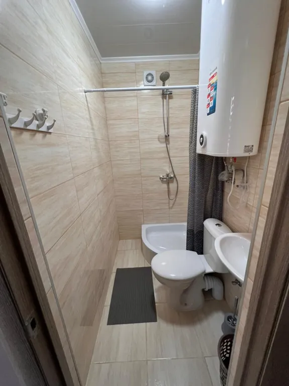 Домик рядом с морем