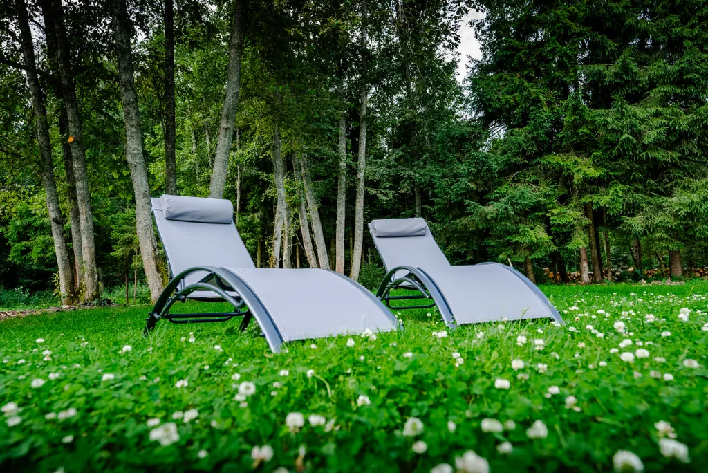 Наедине - дом в лесу