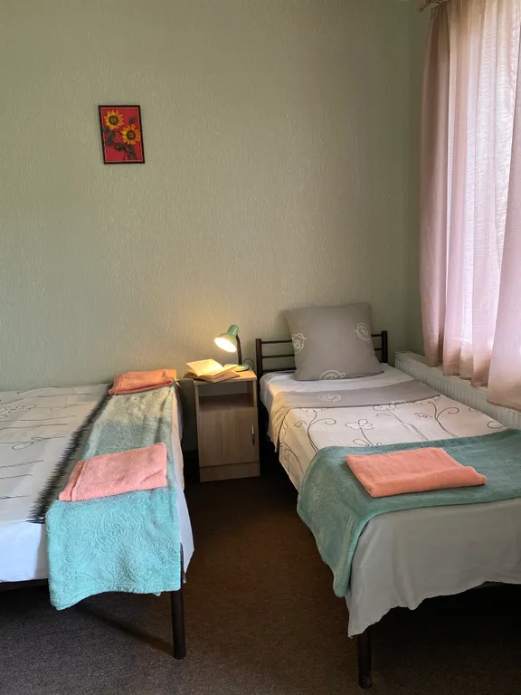 Комната с отдельным входом для 3-х человек