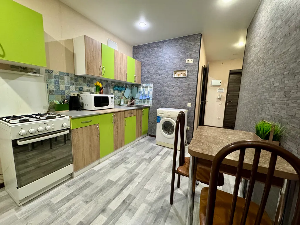 1-км. квартира на 5 спальных мест, рядом река Волга