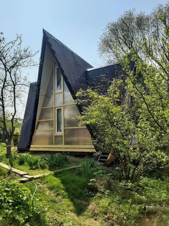 Дом у лесного пруда