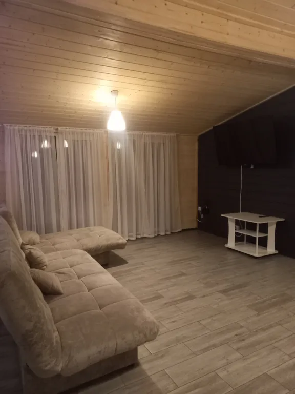 Домик у озера