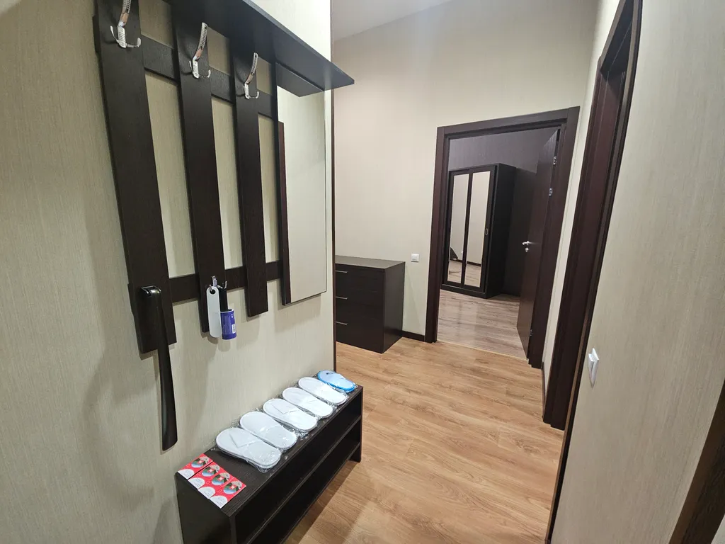 Апартаменты комфорт+ 2 спальни, 3 балкона, виды на город, реку и горы