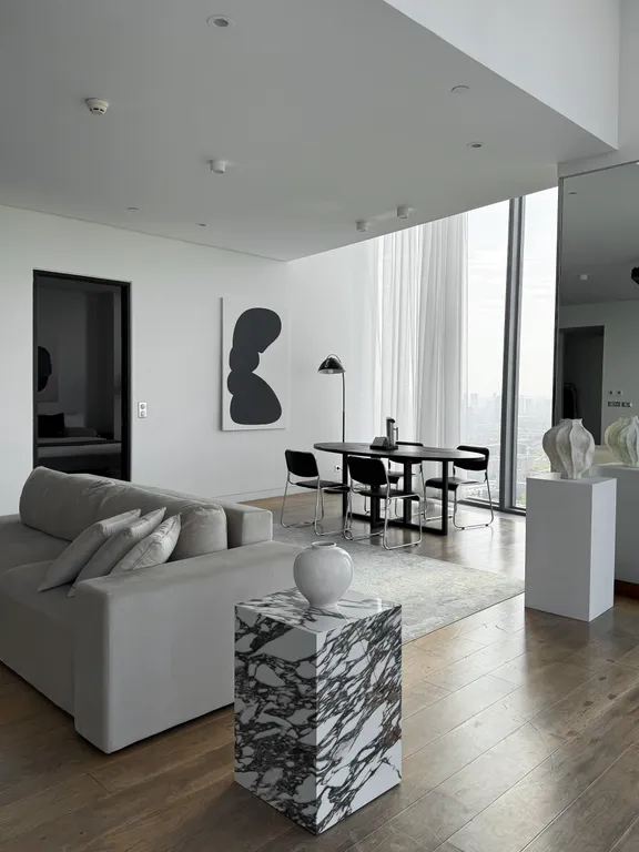 Roomley Panoramic Apartment