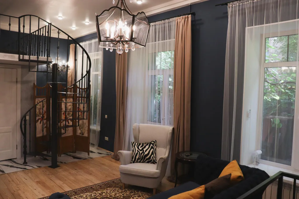 Апартамент винтаж со своим двориком в центре