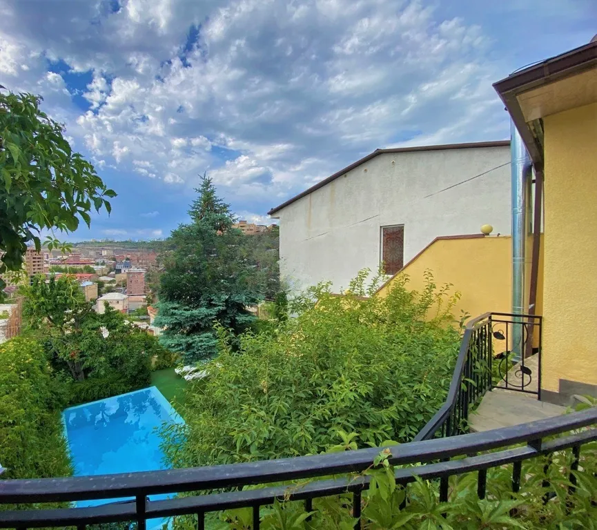 Large 5 bedroom luxury villa